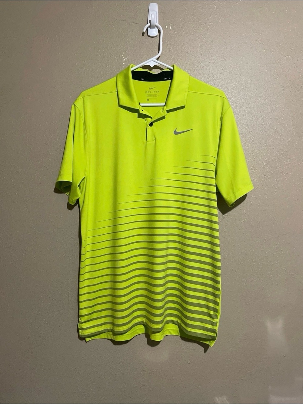 Nike Dri-Fit Golf Lime Green Polo Shirt Standard Fit Men’s M